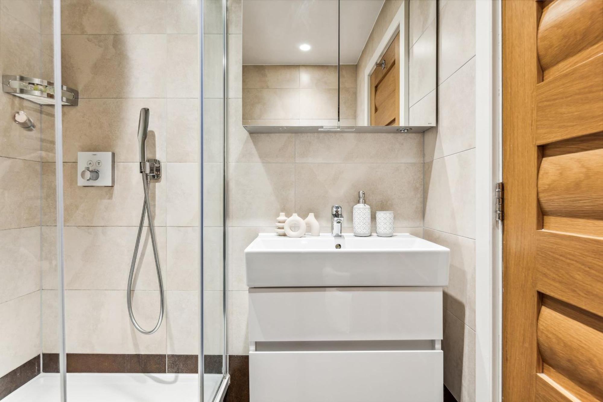 Modern 1Br In Central Fitzrovia - Cityapartmentstay Londra Esterno foto